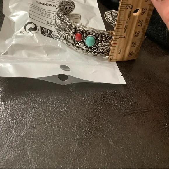 💥2/$24 or 3/$30💥 Boho western chic silver fashion bracelet NWT - Picture 8 of 8